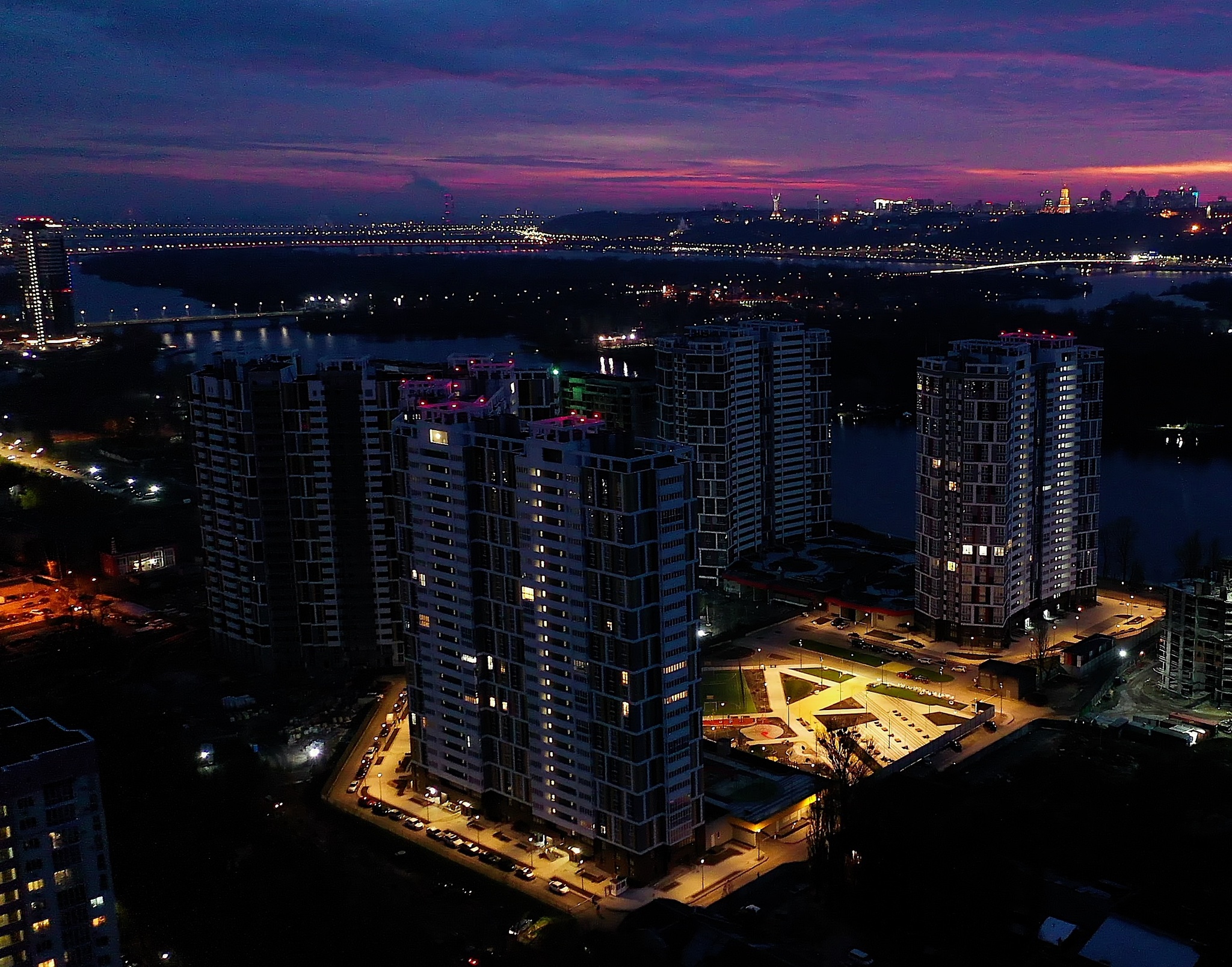 Продаж 1-кімнатної квартири 52.5 м², Микільсько-Слобідська вул.