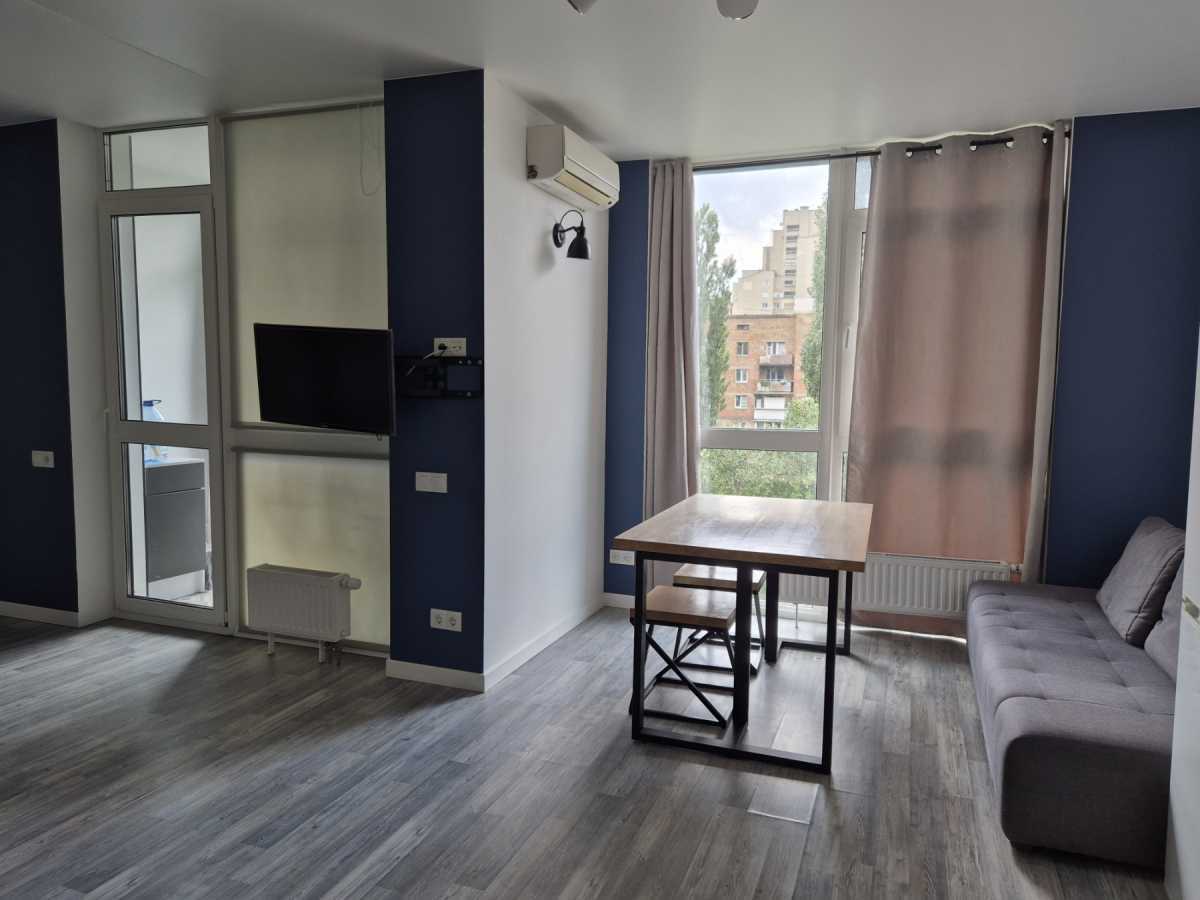 Аренда 1-комнатной квартиры 45 м², Предславинская ул., 40