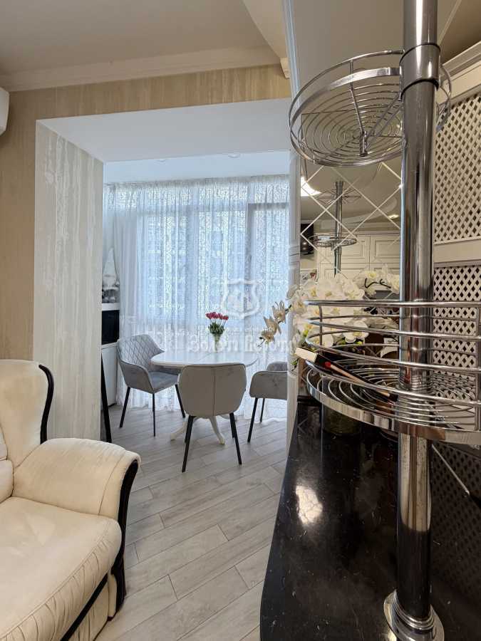Продажа 2-комнатной квартиры 61.1 м², Радистов ул., 34А