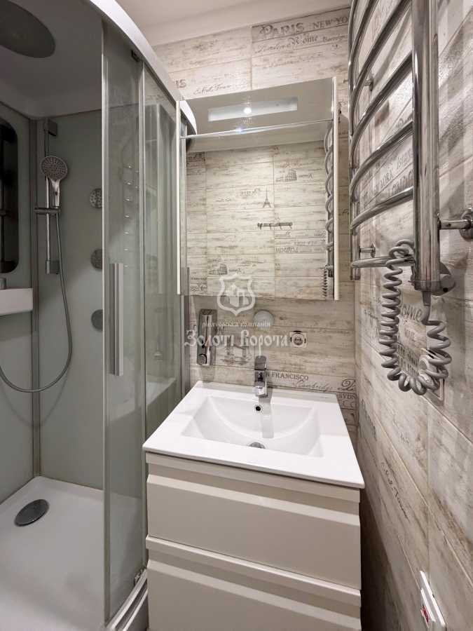 Продажа 2-комнатной квартиры 61.1 м², Радистов ул., 34А