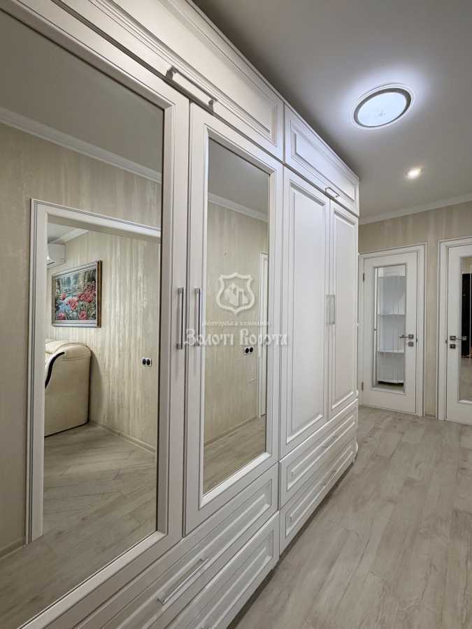 Продажа 2-комнатной квартиры 61.1 м², Радистов ул., 34А