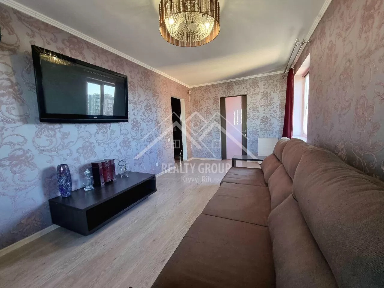 Продаж 3-кімнатної квартири 59 м², Українська вул., 3