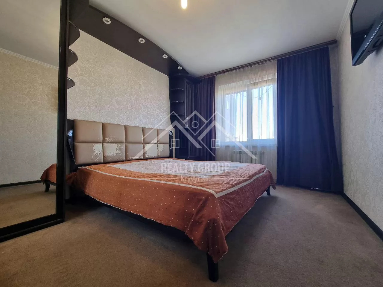 Продаж 3-кімнатної квартири 59 м², Українська вул., 3