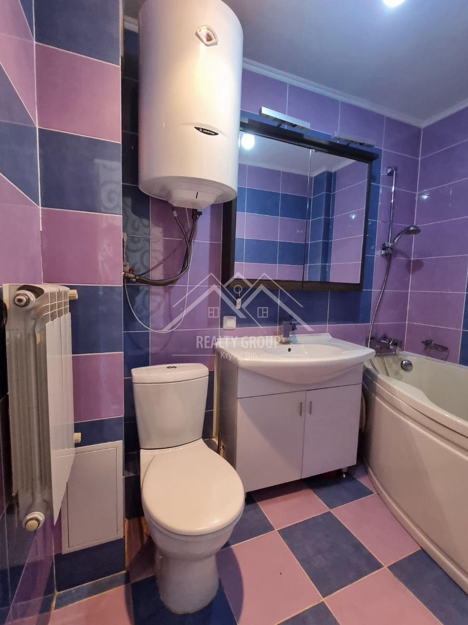 Продаж 3-кімнатної квартири 59 м², Українська вул., 3