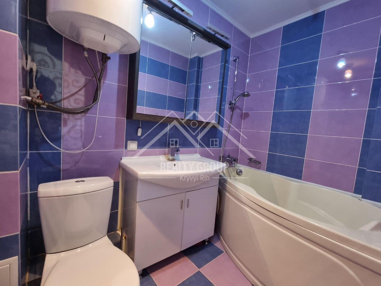 Продаж 3-кімнатної квартири 59 м², Українська вул., 3