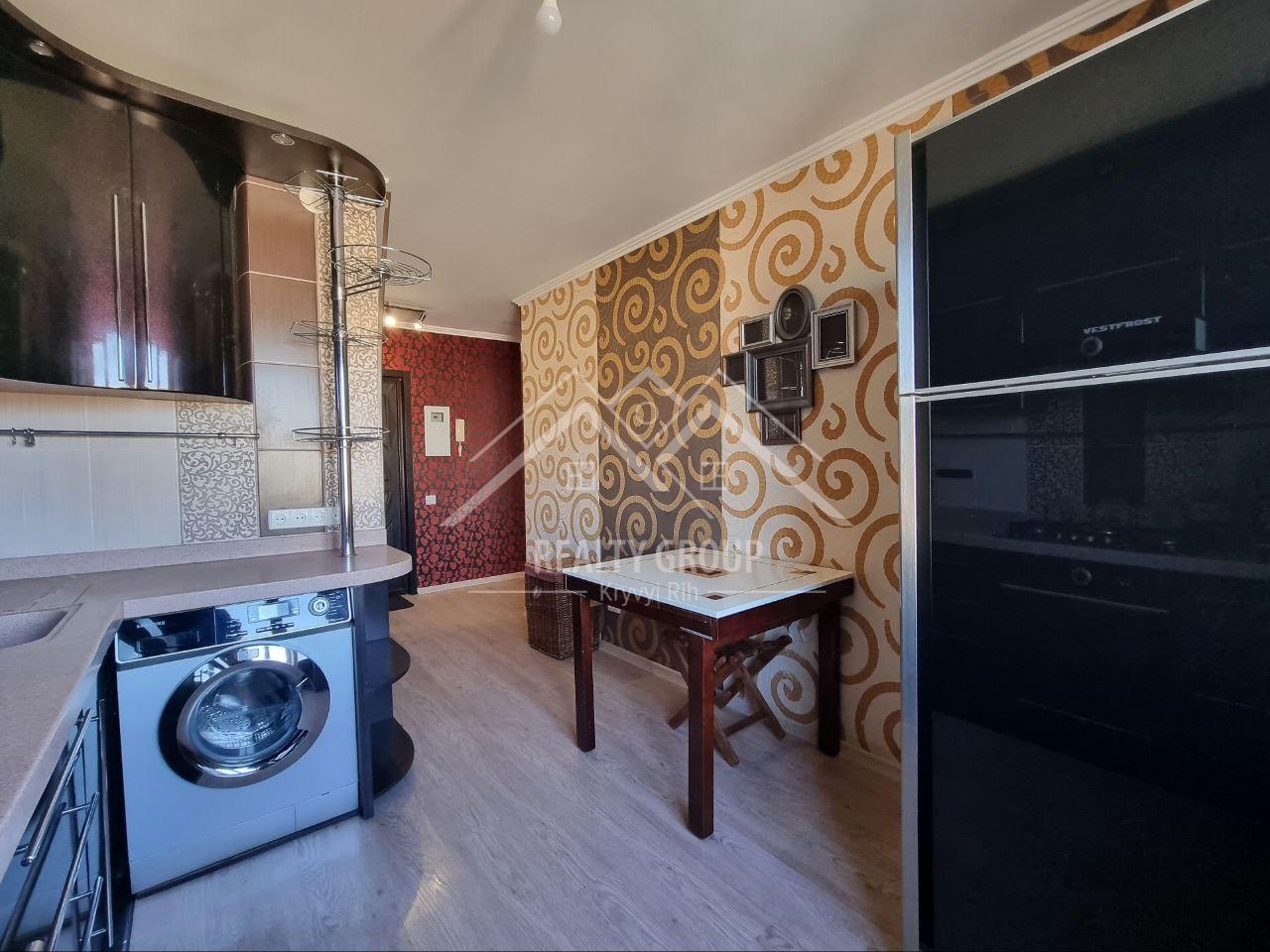 Продаж 3-кімнатної квартири 59 м², Українська вул., 3