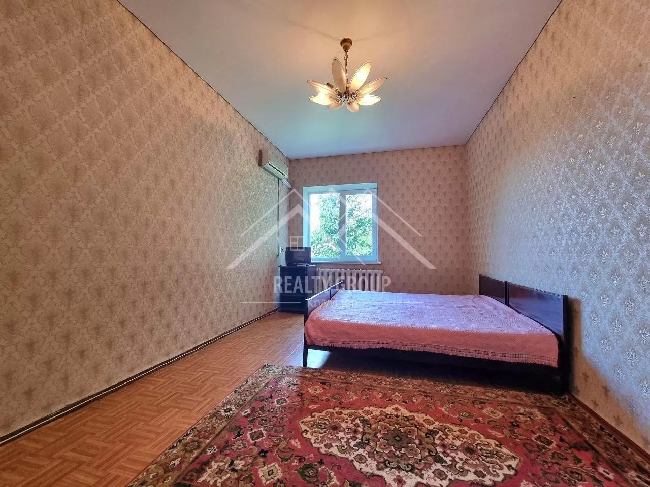 Продаж 3-кімнатної квартири 85.3 м², Соборності вул., 16