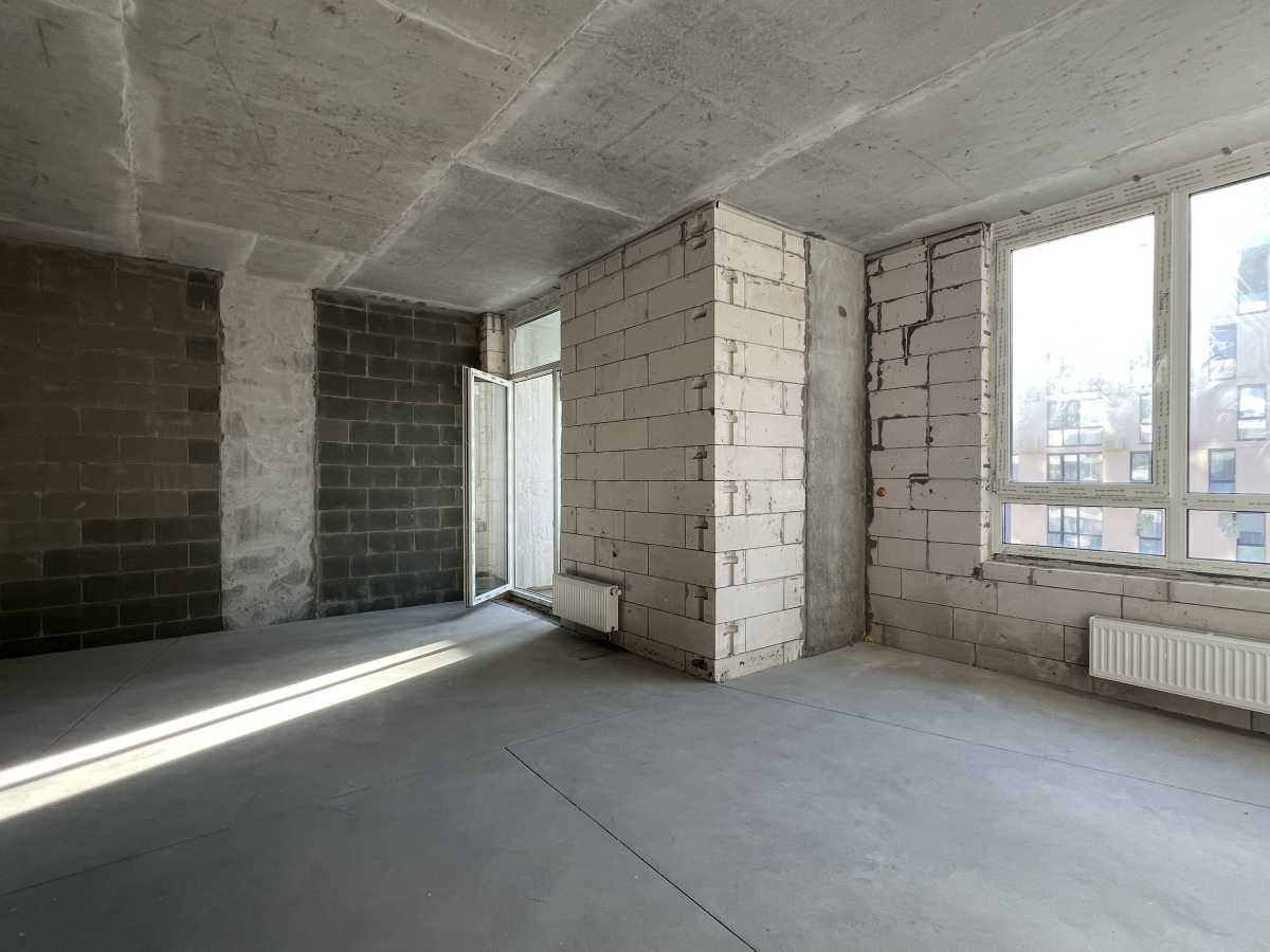 Продаж 3-кімнатної квартири 78 м², Салютна вул., 2