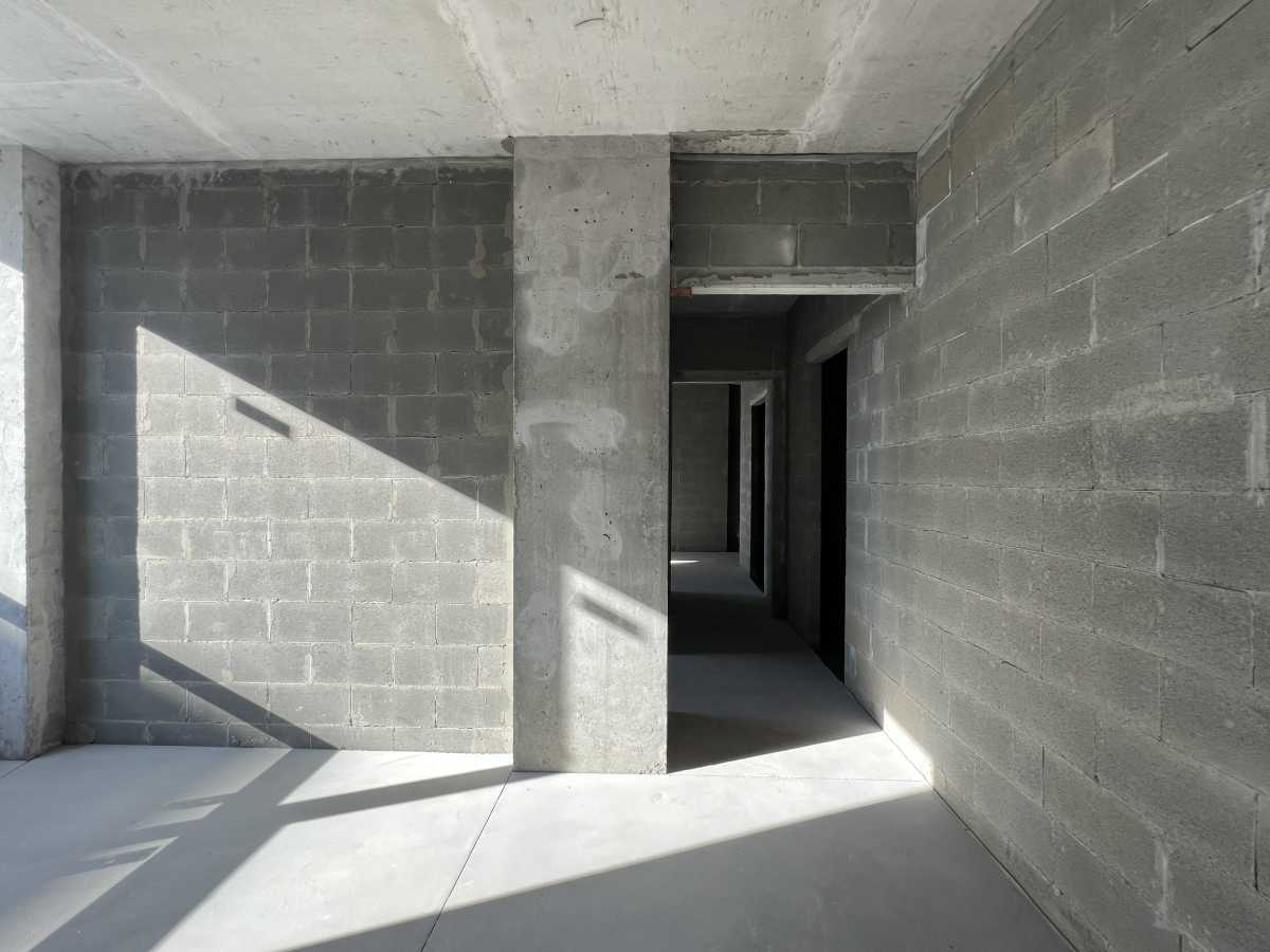 Продаж 3-кімнатної квартири 78 м², Салютна вул., 2