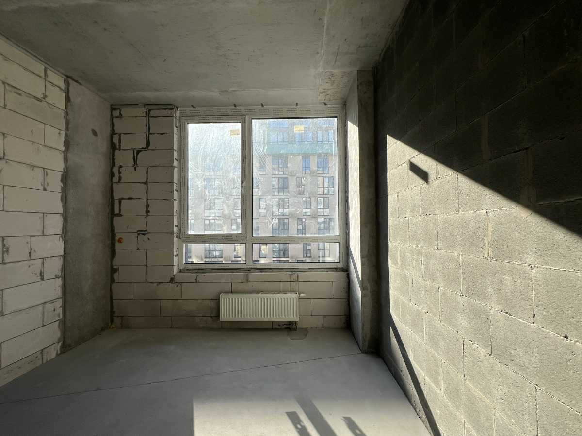 Продаж 3-кімнатної квартири 78 м², Салютна вул., 2