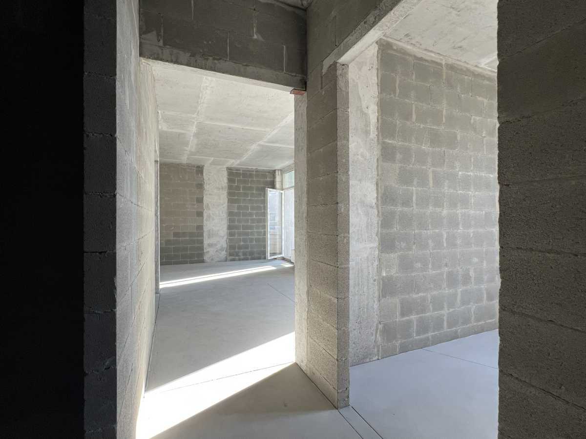 Продаж 3-кімнатної квартири 78 м², Салютна вул., 2
