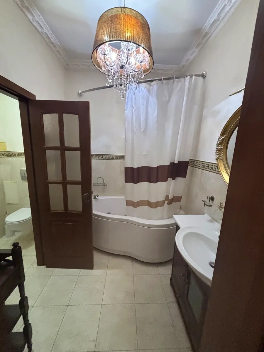 Продажа 3-комнатной квартиры 135 м², Вышгородская ул., 45/2