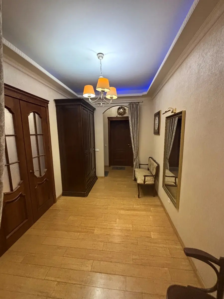 Продажа 3-комнатной квартиры 135 м², Вышгородская ул., 45/2