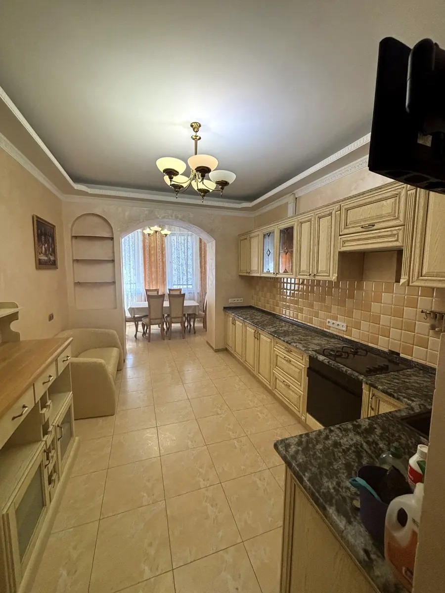 Продажа 3-комнатной квартиры 135 м², Вышгородская ул., 45/2