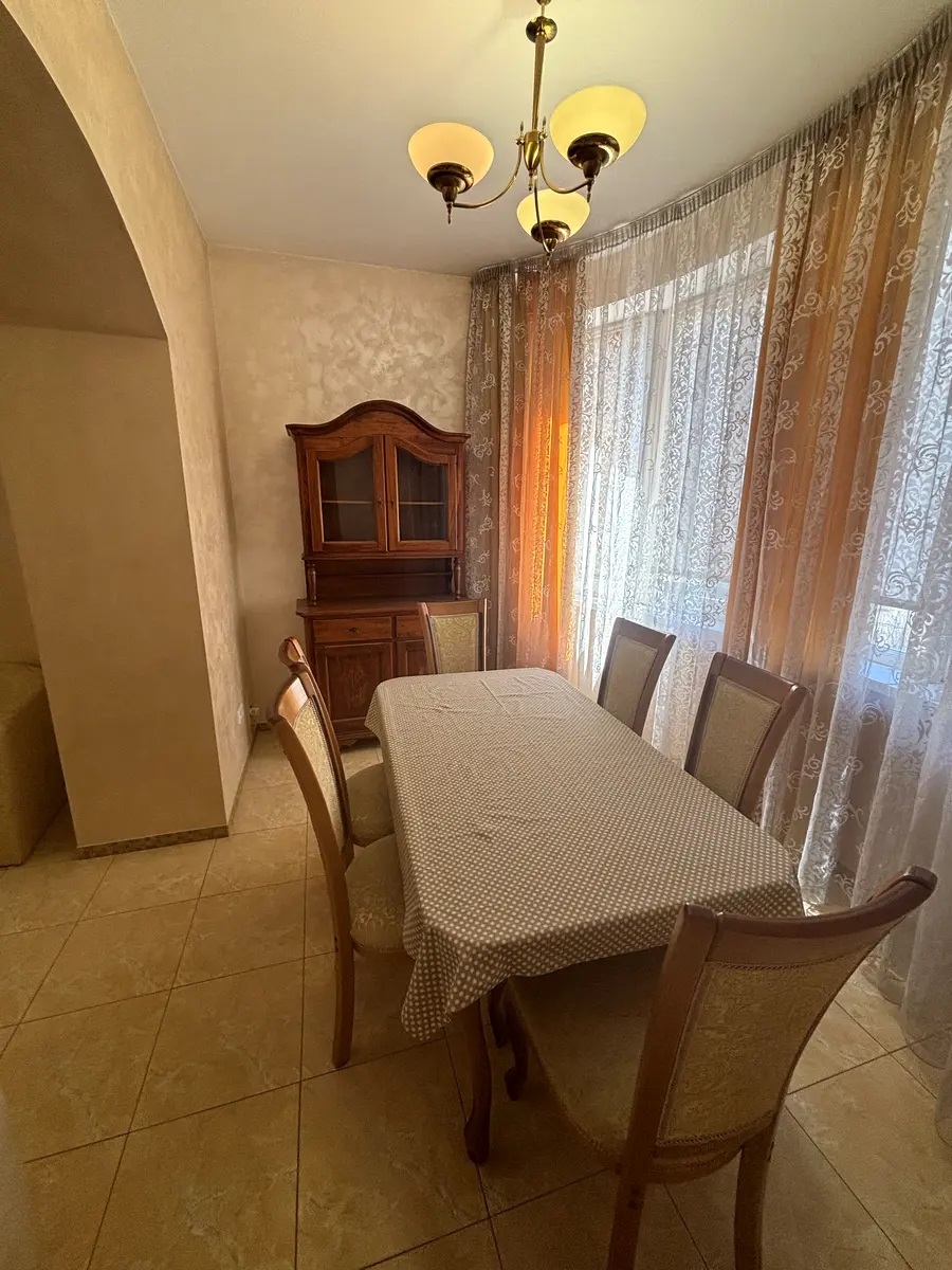 Продажа 3-комнатной квартиры 135 м², Вышгородская ул., 45/2