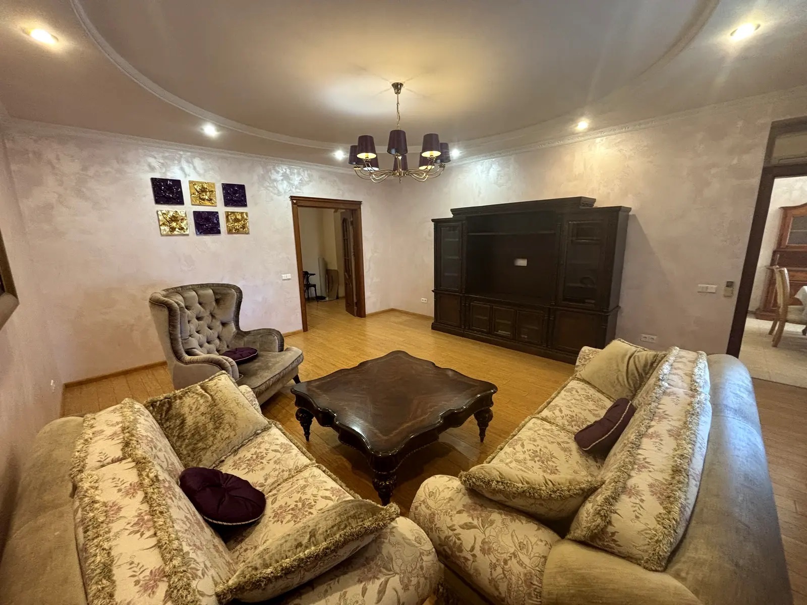 Продажа 3-комнатной квартиры 135 м², Вышгородская ул., 45/2