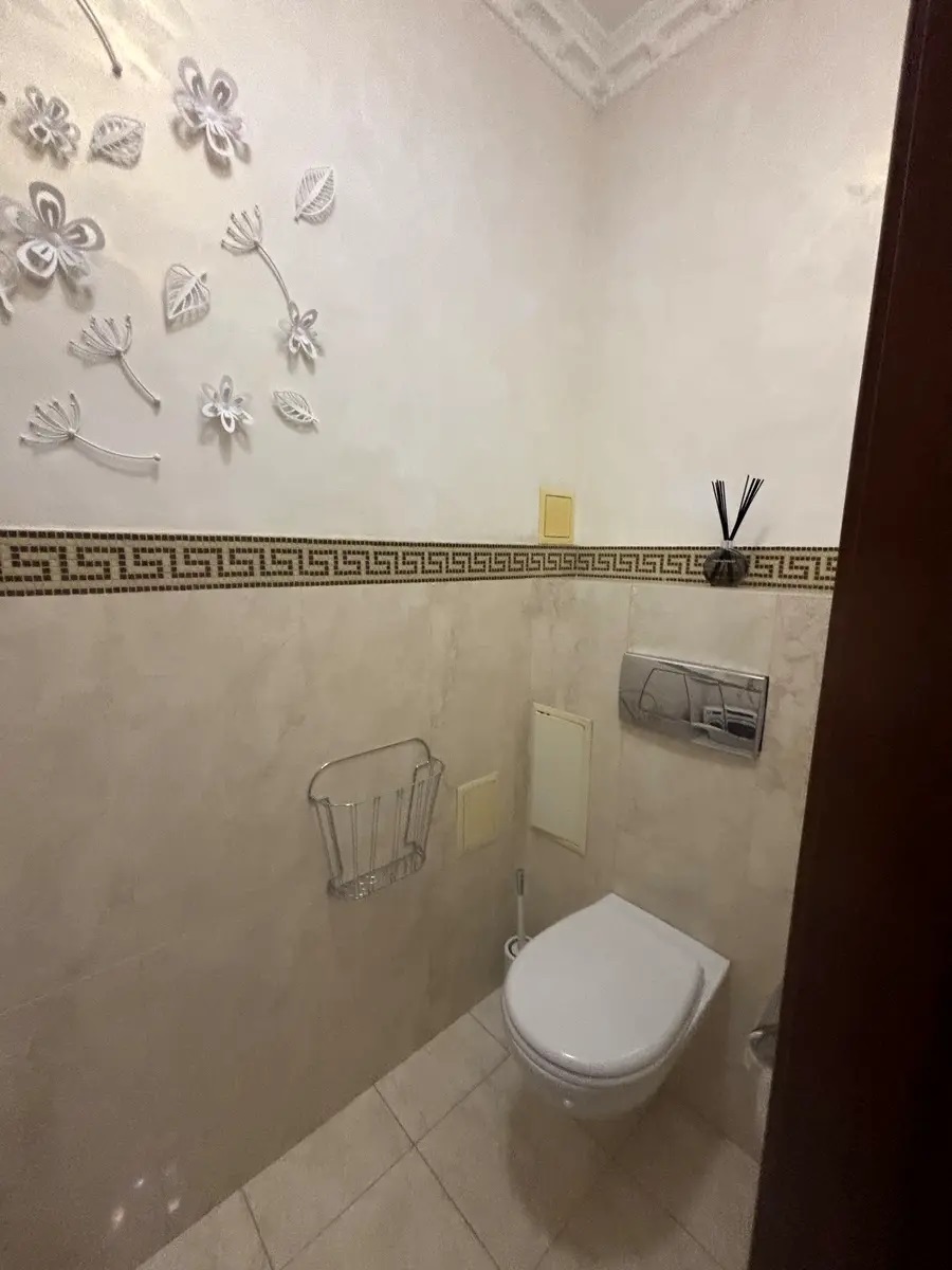 Продажа 3-комнатной квартиры 135 м², Вышгородская ул., 45/2
