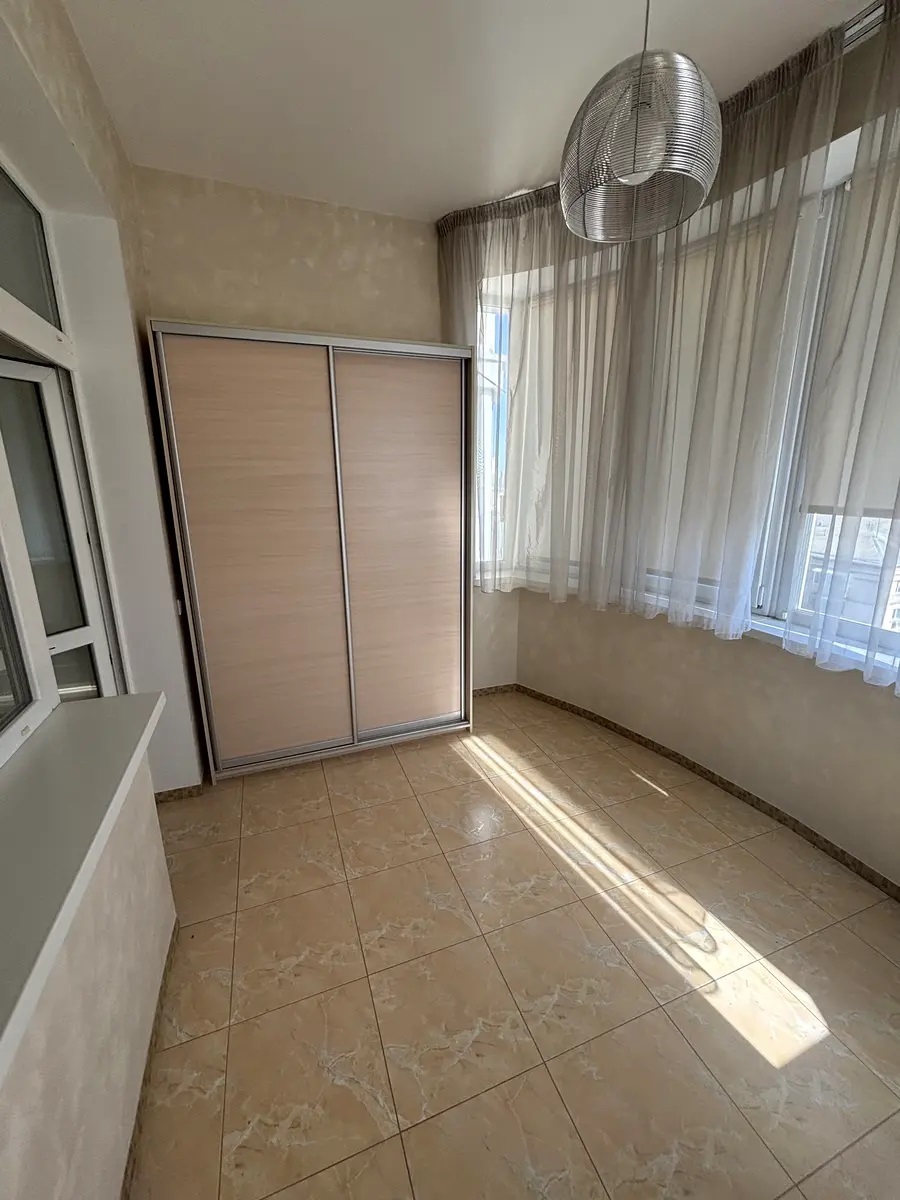 Продажа 3-комнатной квартиры 135 м², Вышгородская ул., 45/2