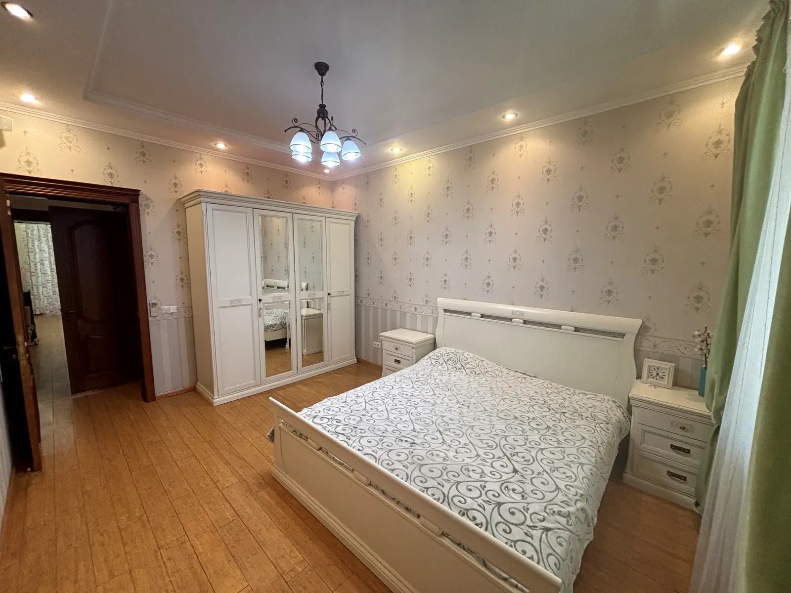 Продажа 3-комнатной квартиры 135 м², Вышгородская ул., 45/2