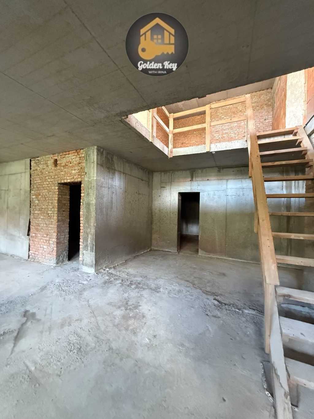 Продаж 5-кімнатної квартири 352.2 м², Гірський, 8