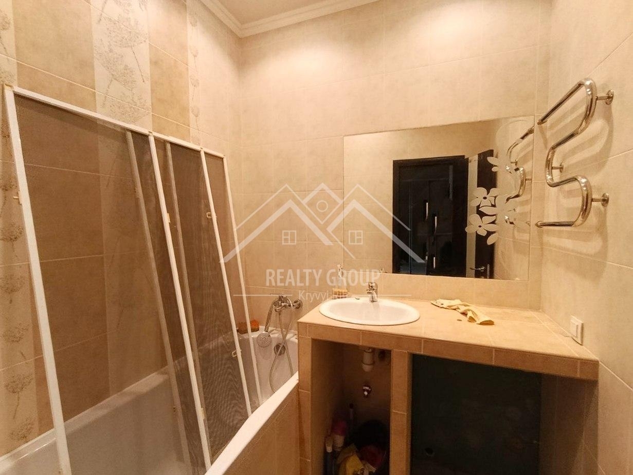 Продаж 2-кімнатної квартири 54.2 м², Катеринівська вул., 16