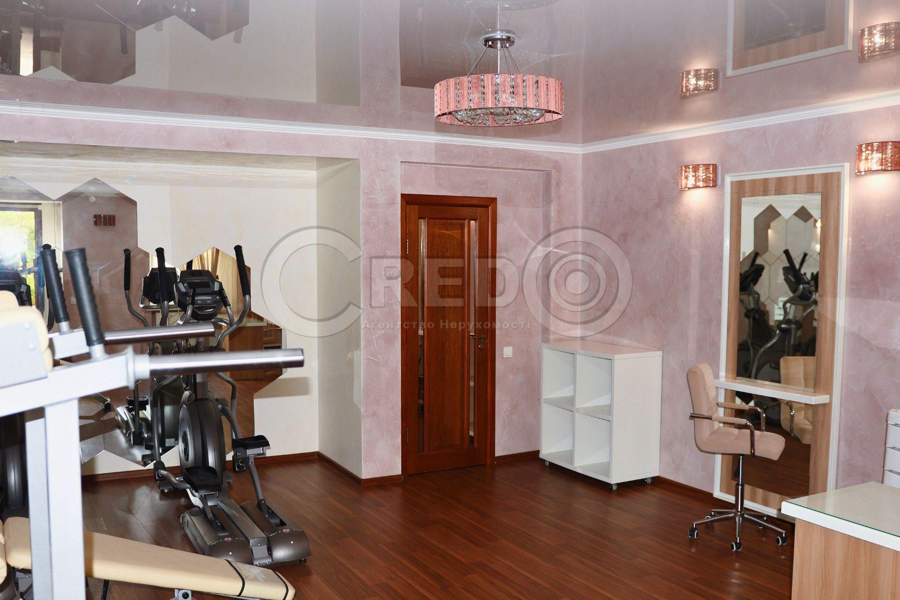Продаж офісу 984.9 м², Каштанів вул.