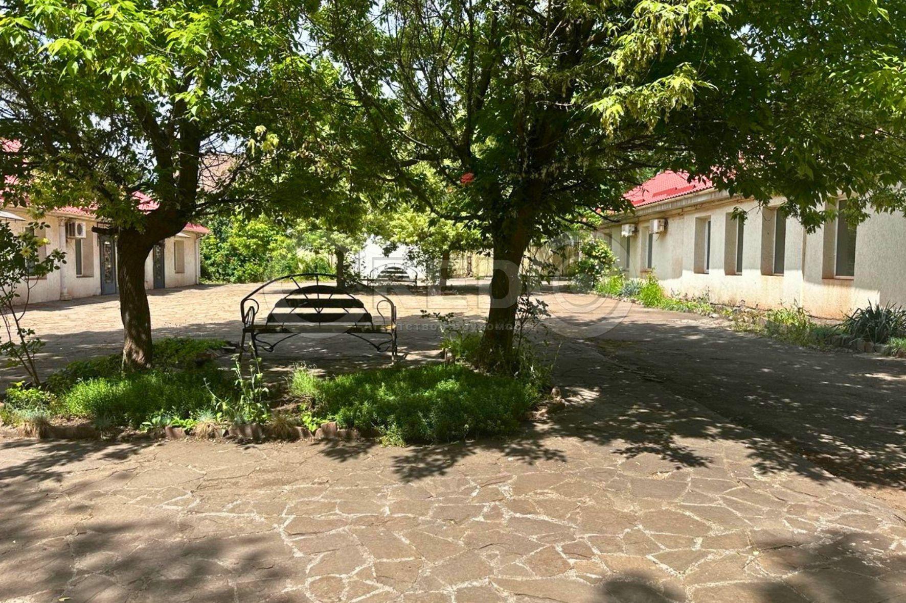 Продаж офісу 984.9 м², Каштанів вул.