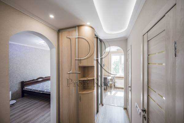 Продажа 1-комнатной квартиры 31 м², Николая Закревского ул., 63А