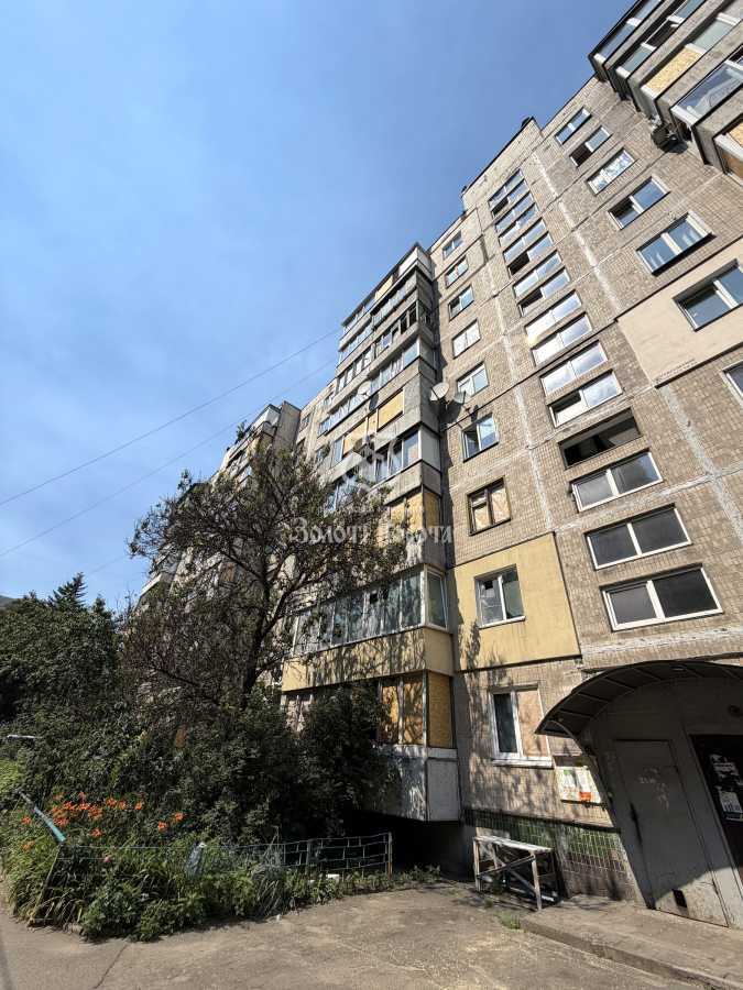 Продаж 2-кімнатної квартири 50.6 м², Сімї Хохлових, 3