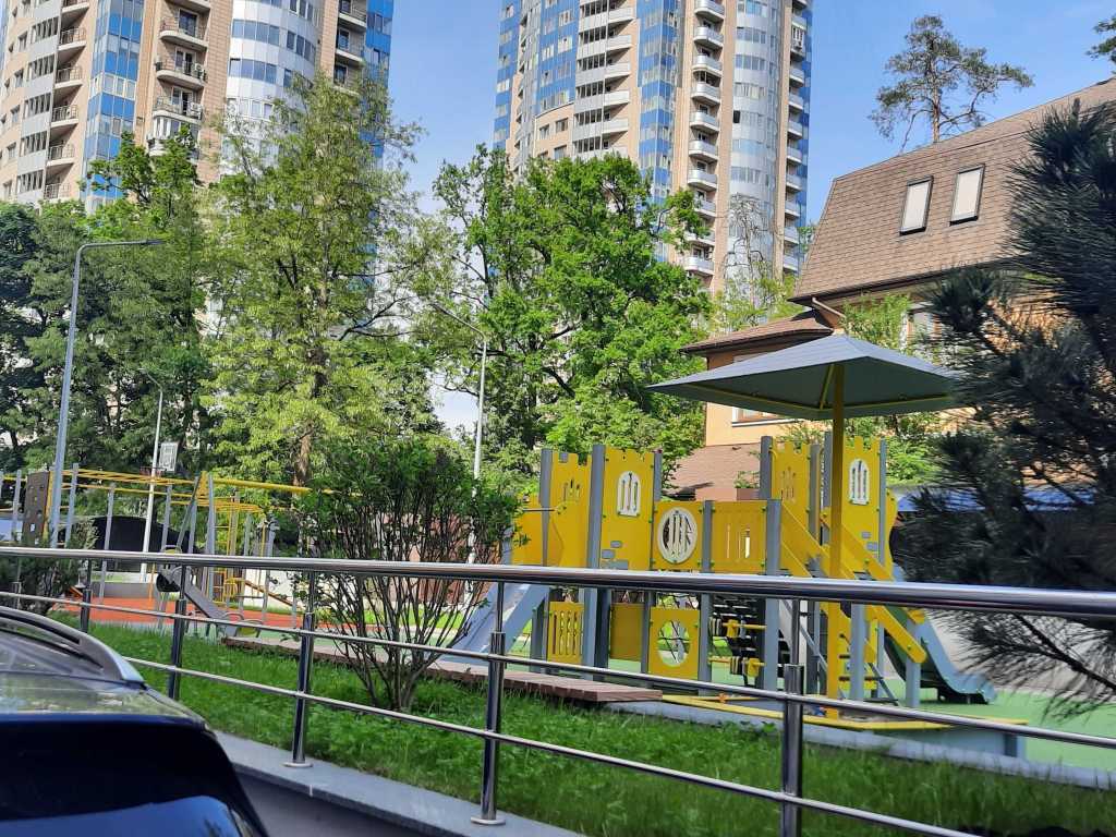 Продажа 2-комнатной квартиры 76.9 м², Живописная ул., 3