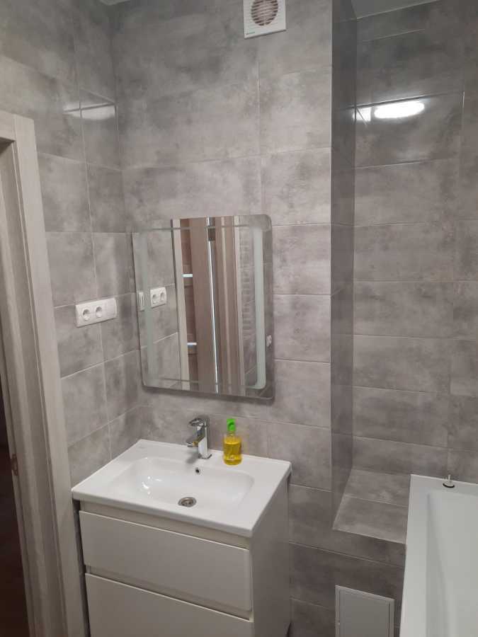 Продаж 2-кімнатної квартири 70 м², Чорновола вул., 6А