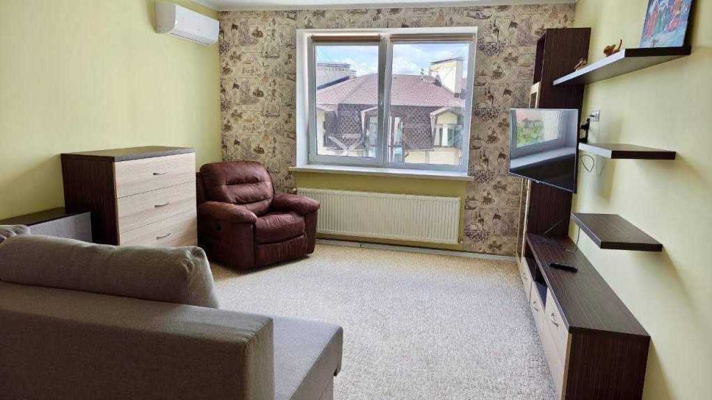 Продажа 1-комнатной квартиры 46.1 м², Центральна, 37