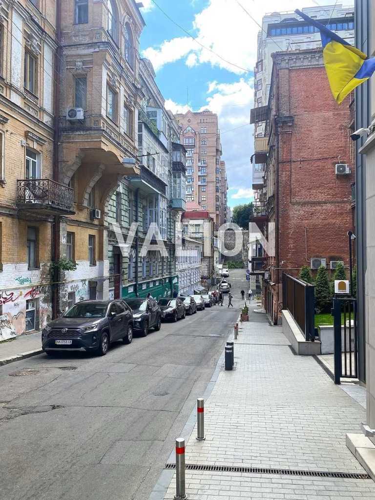 Продаж 3-кімнатної квартири 78 м², Михайлівський пров., 17