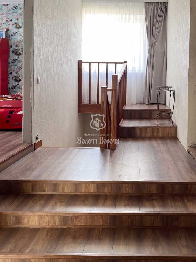 Продаж 5-кімнатної квартири 173.3 м², Волошкова, 37а