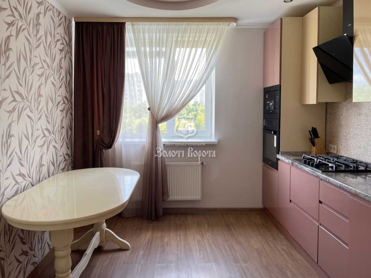 Продаж 5-кімнатної квартири 173.3 м², Волошкова, 37а