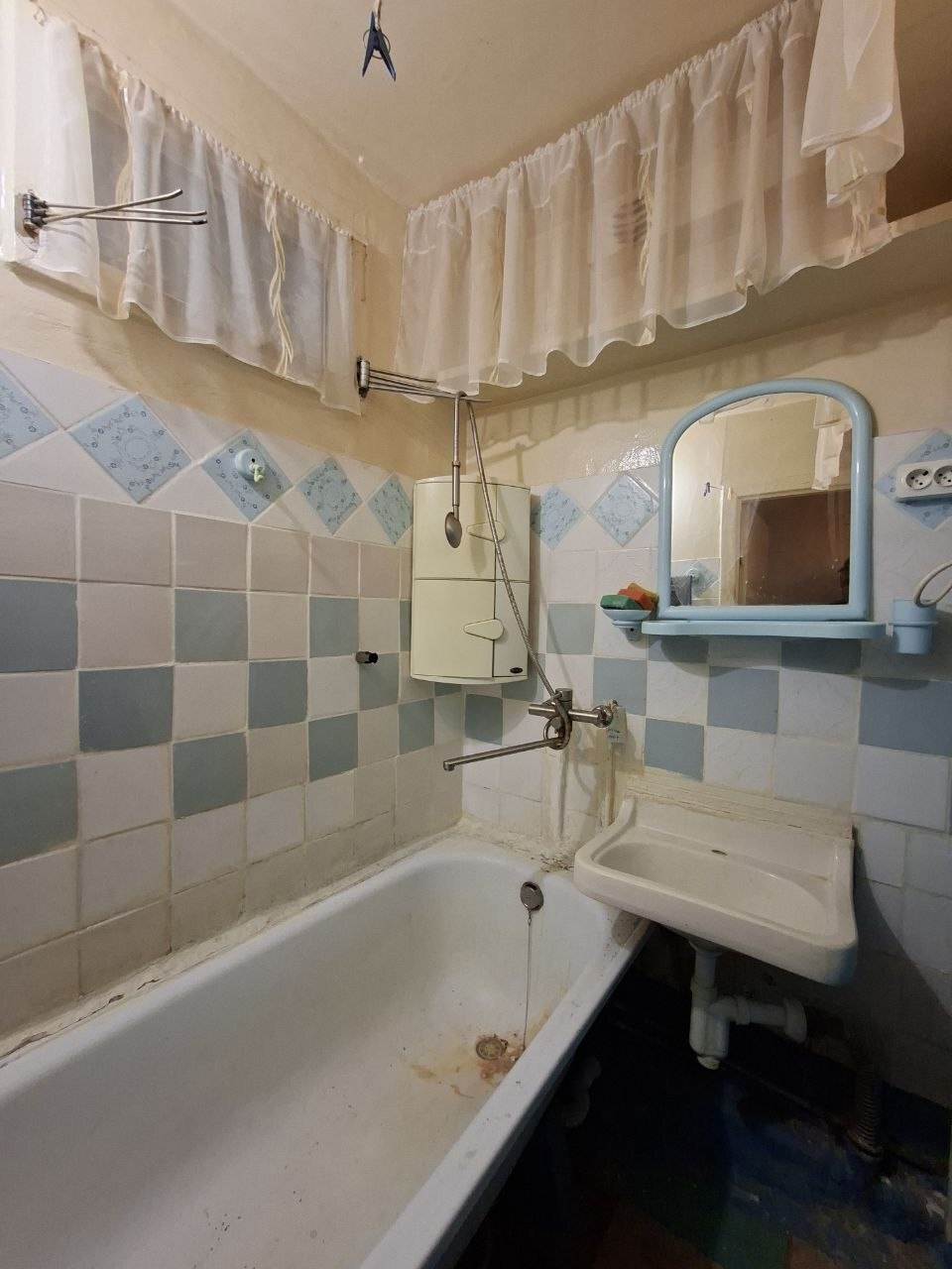 Продажа 4-комнатной квартиры 70 м², Гагарина просп.