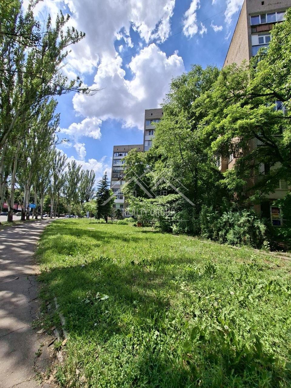 Продажа 4-комнатной квартиры 70 м², Гагарина просп.
