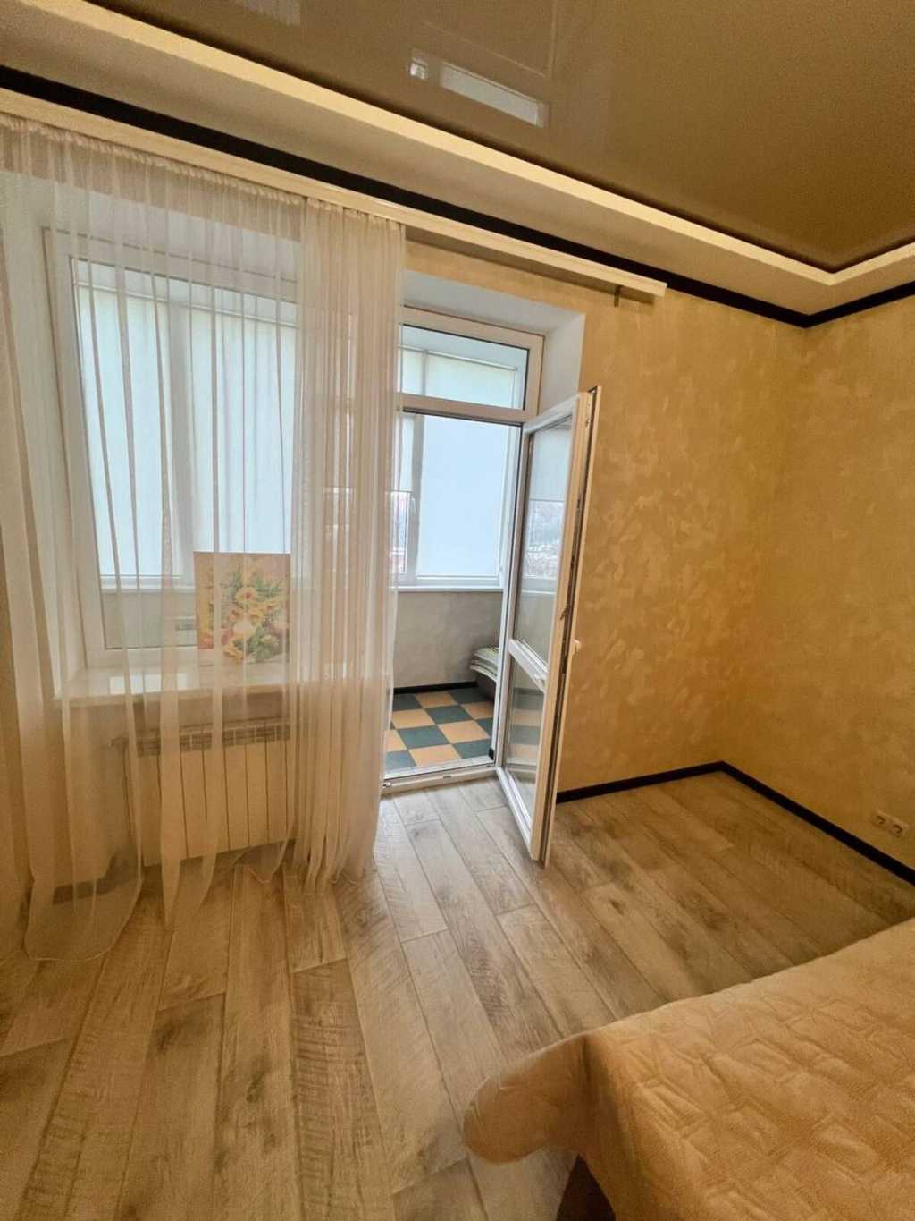 Продаж 2-кімнатної квартири 80 м², Олега Ольжича вул.