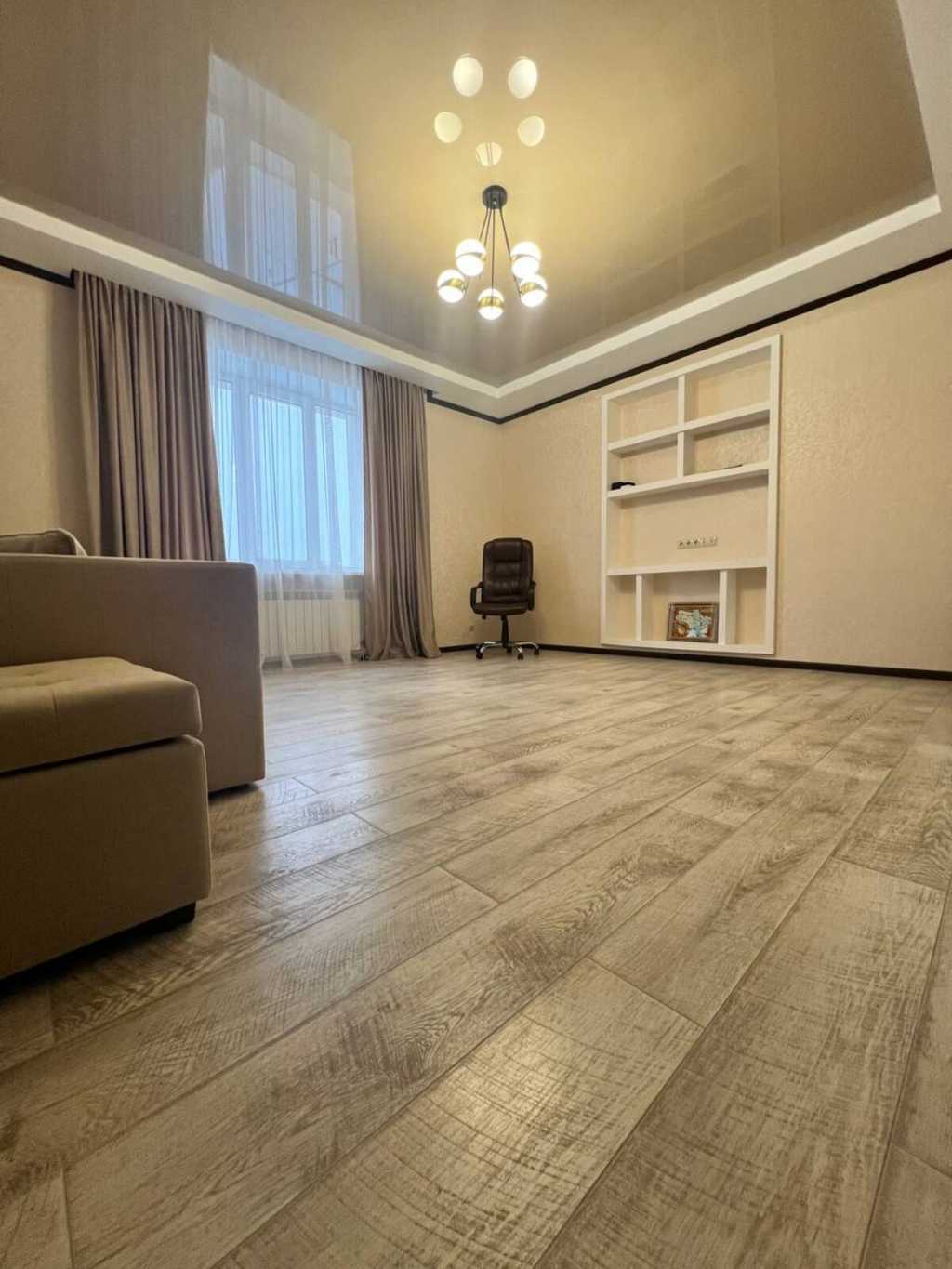 Продаж 2-кімнатної квартири 80 м², Олега Ольжича вул.