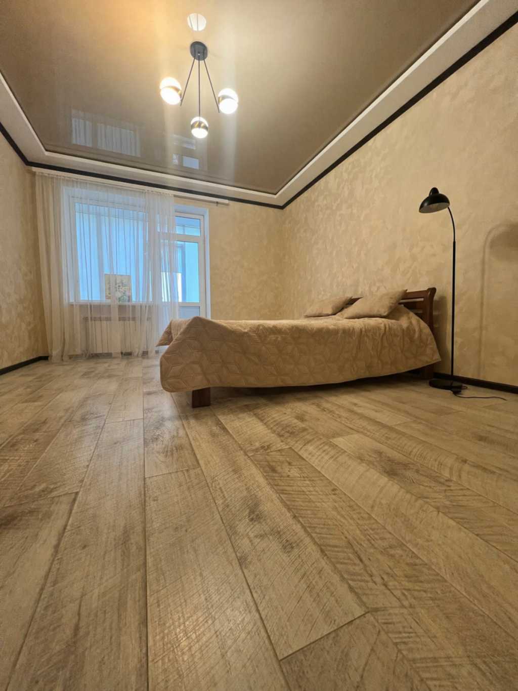 Продаж 2-кімнатної квартири 80 м², Олега Ольжича вул.