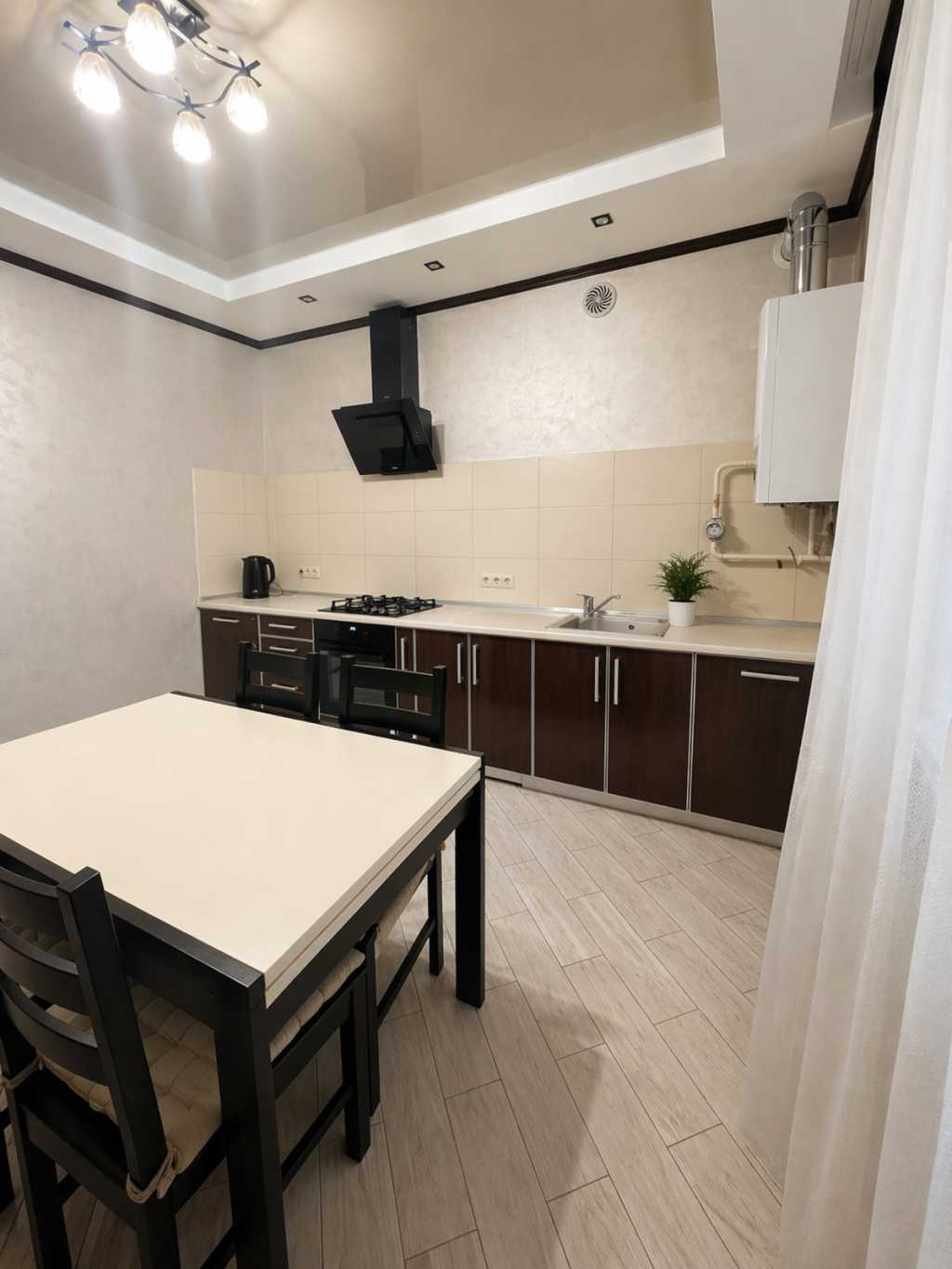 Продаж 2-кімнатної квартири 80 м², Олега Ольжича вул.