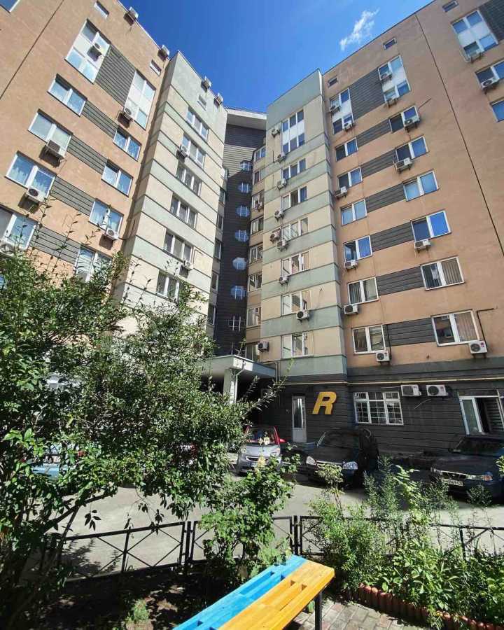 Оренда офісу 21 м², Раїси Окіпної вул., 4