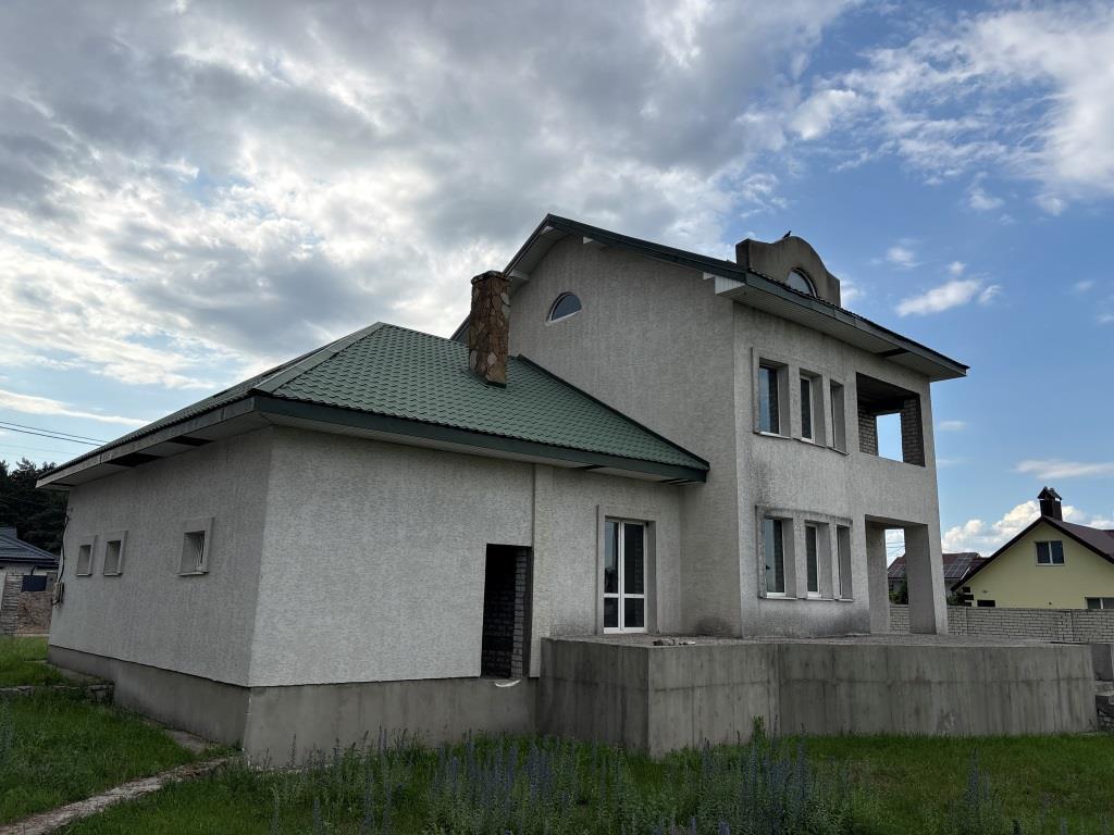 Продаж котеджу 366 м²
