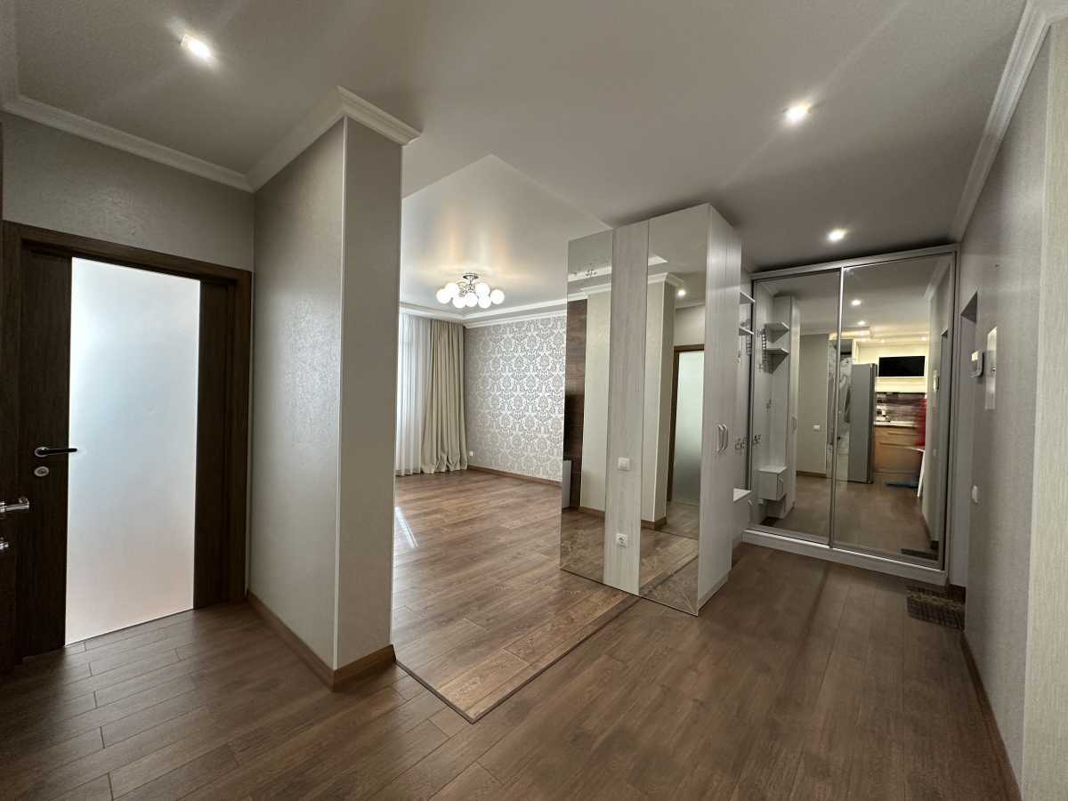 Продажа 1-комнатной квартиры 52 м², Михаила Донца ул., Ломоносова, 48
