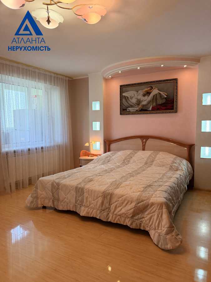 Продажа 4-комнатной квартиры 126 м², Шота Руставели ул., 10