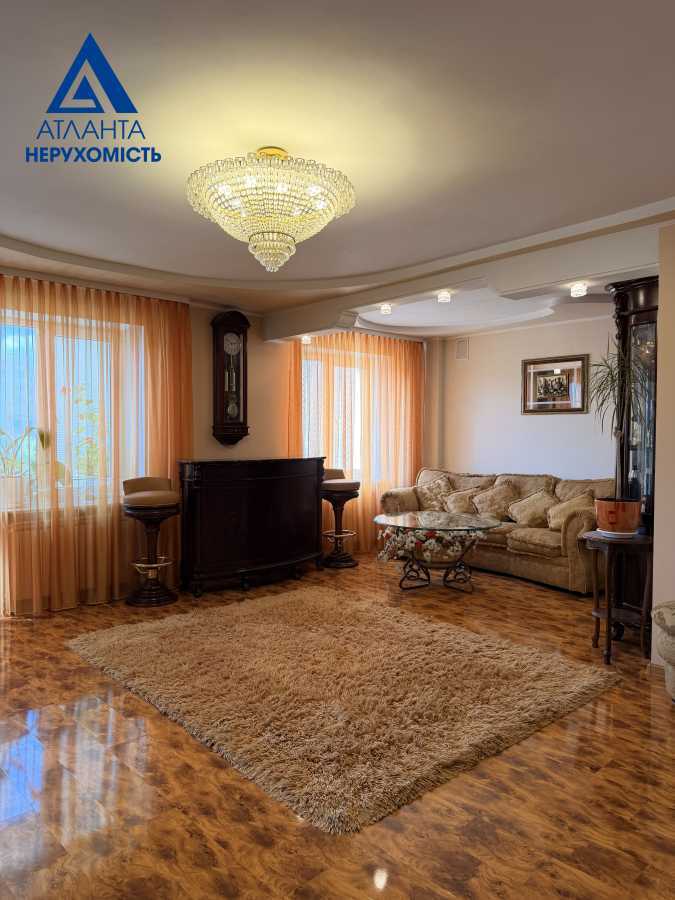 Продажа 4-комнатной квартиры 126 м², Шота Руставели ул., 10