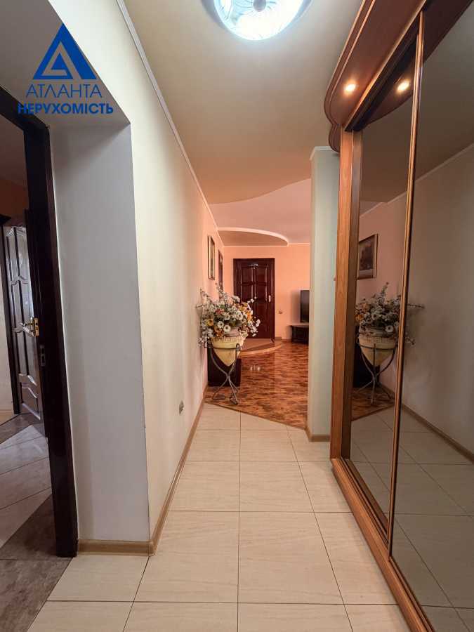 Продажа 4-комнатной квартиры 126 м², Шота Руставели ул., 10