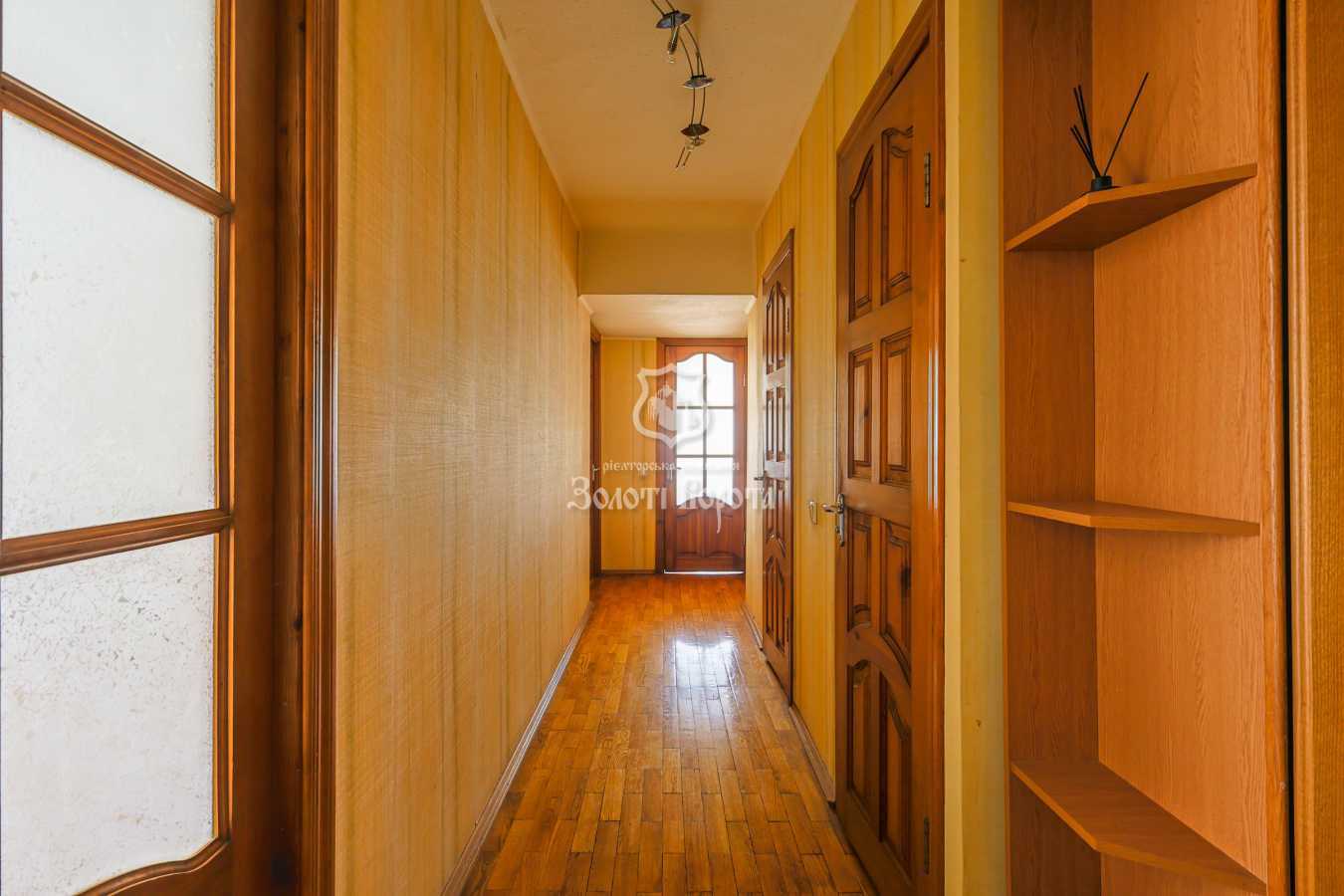 Продаж 2-кімнатної квартири 60.3 м², Золотоустівська вул., 4