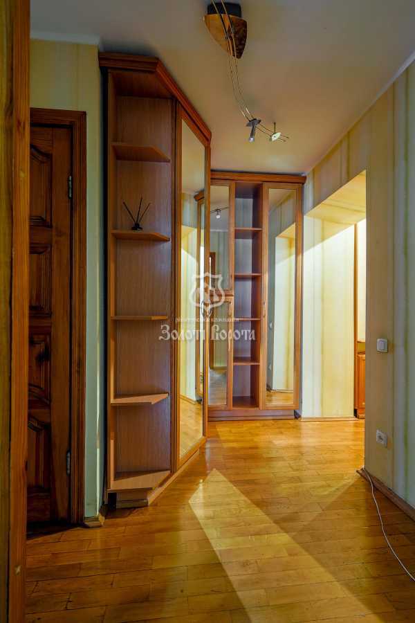 Продаж 2-кімнатної квартири 60.3 м², Золотоустівська вул., 4