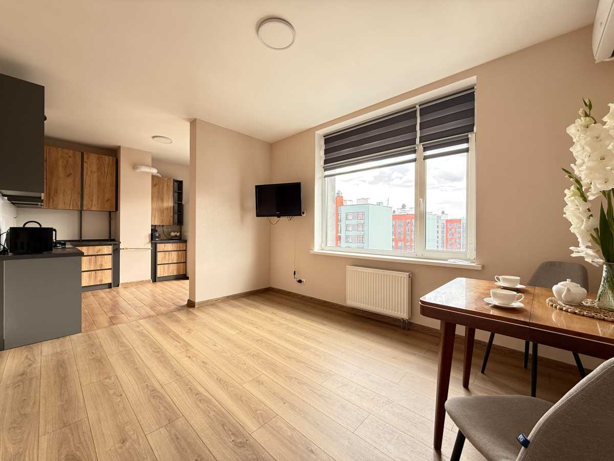 Продаж 3-кімнатної квартири 65.1 м², Оптимістична вул., 1